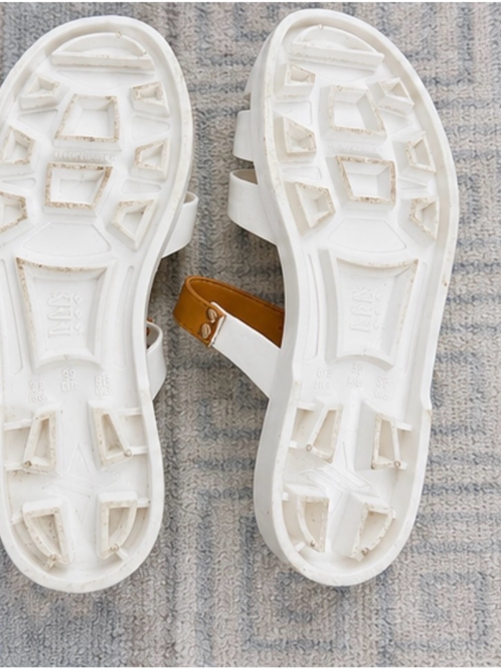 Tuckernuck Riley Jelly Sandals Ivory Cognac Size 8/9 - Picture 4 of 6